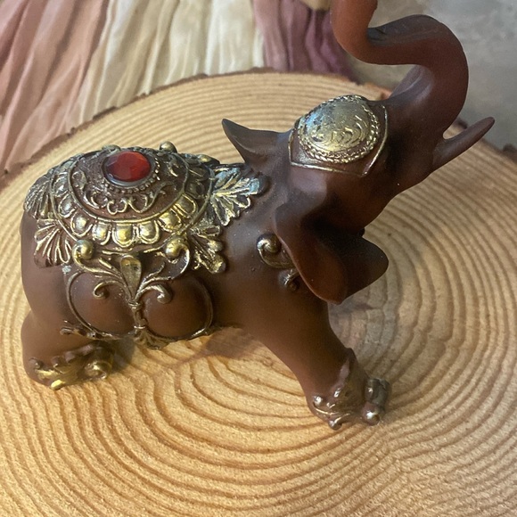 Elegant Elephant Figurine - Picture 1 of 6